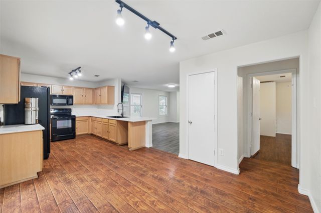 1643 Seabreeze Drive, Dallas, TX 75051