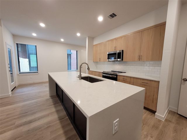 2509 Appian Way Way B, Roman Forest, TX 77357