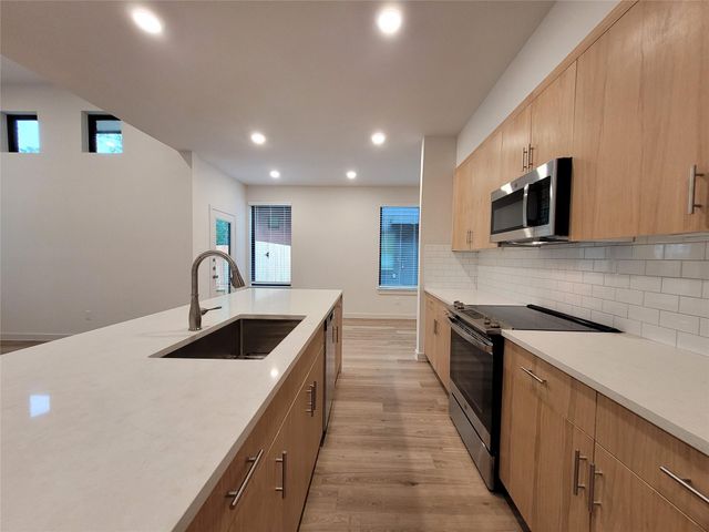 2509 Appian Way Way B, Roman Forest, TX 77357