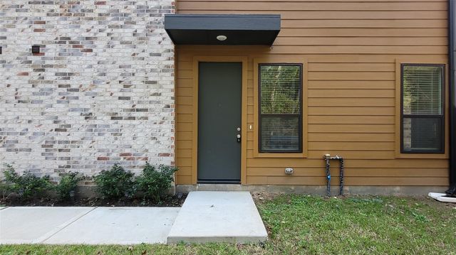 2509 Appian Way Way B, Roman Forest, TX 77357