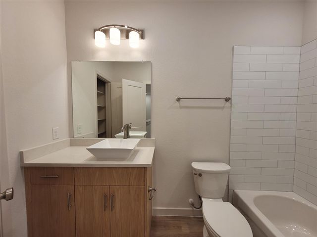 2509 Appian Way Way B, Roman Forest, TX 77357