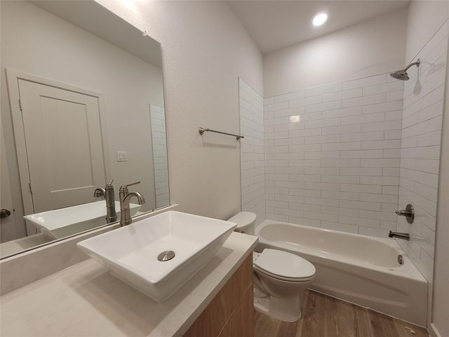 2509 Appian Way Way B, Roman Forest, TX 77357