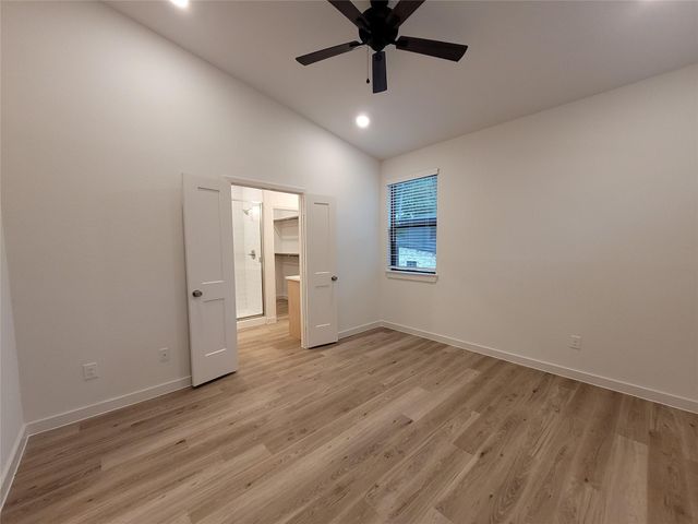 2509 Appian Way Way B, Roman Forest, TX 77357