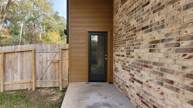 2509 Appian Way Way B, Roman Forest, TX 77357
