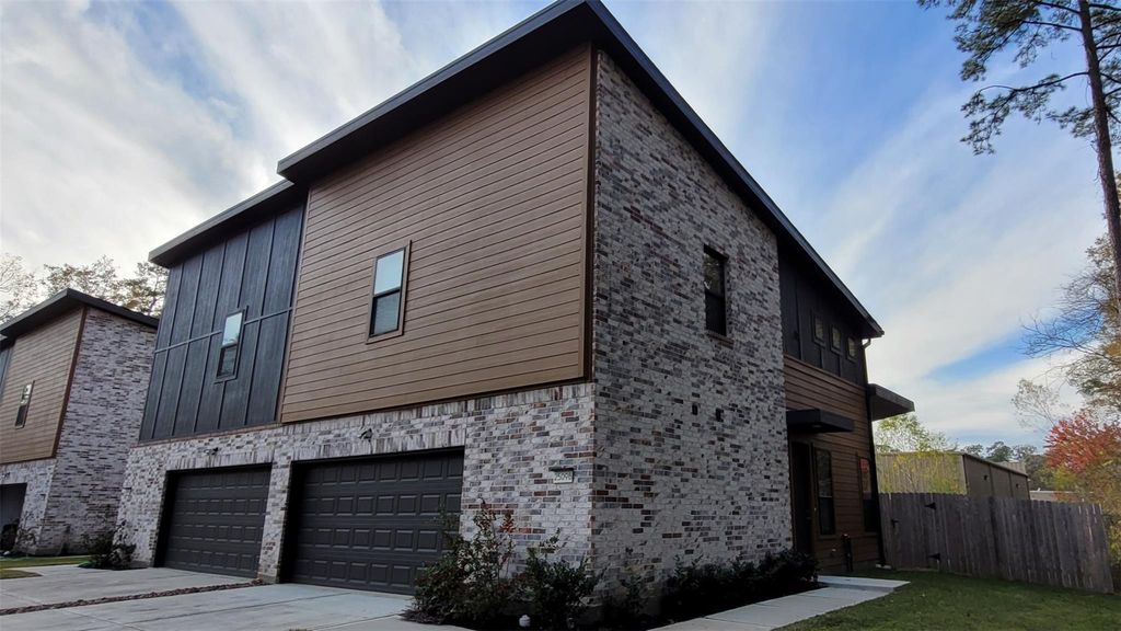 2509 Appian Way Way B, Roman Forest, TX 77357
