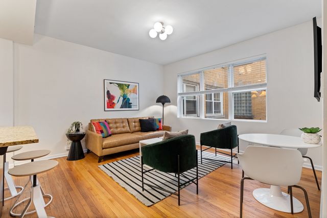 2846 N CHRISTIANA Avenue 2, Chicago, IL 60618