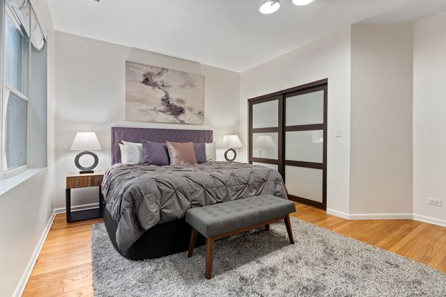 2846 N CHRISTIANA Avenue 2, Chicago, IL 60618