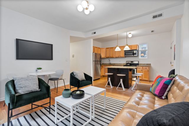 2846 N CHRISTIANA Avenue 2, Chicago, IL 60618