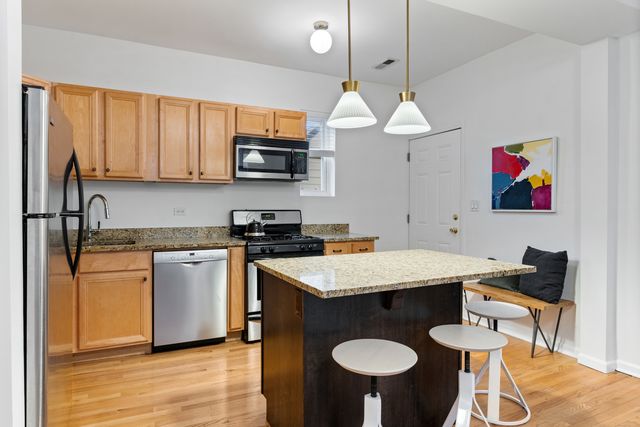 2846 N CHRISTIANA Avenue 2, Chicago, IL 60618