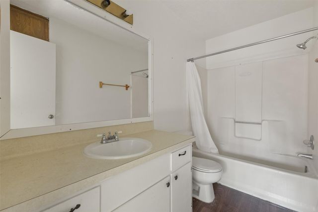 217 Lazy Lane B, Conroe, TX 77301