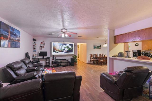 217 Lazy Lane B, Conroe, TX 77301