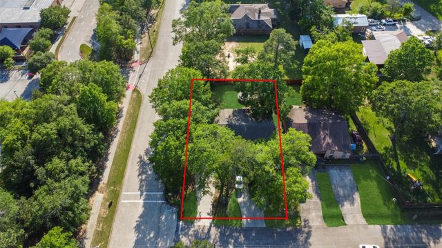 217 Lazy Lane B, Conroe, TX 77301