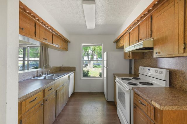 217 Lazy Lane B, Conroe, TX 77301