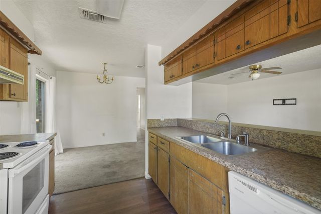 217 Lazy Lane B, Conroe, TX 77301