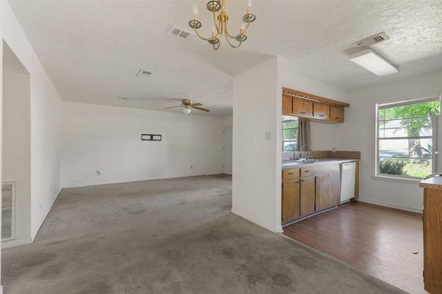 217 Lazy Lane B, Conroe, TX 77301