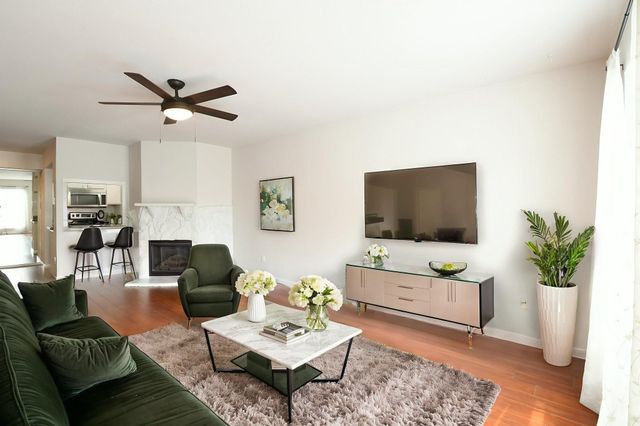 4641 Wild Indigo Street 450, Houston, TX 77027