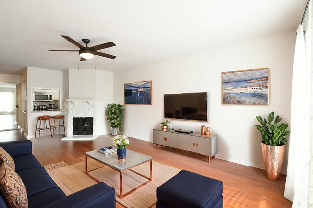 4641 Wild Indigo Street 450, Houston, TX 77027