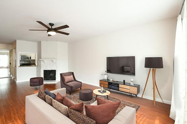 4641 Wild Indigo Street 450, Houston, TX 77027