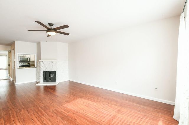 4641 Wild Indigo Street 450, Houston, TX 77027