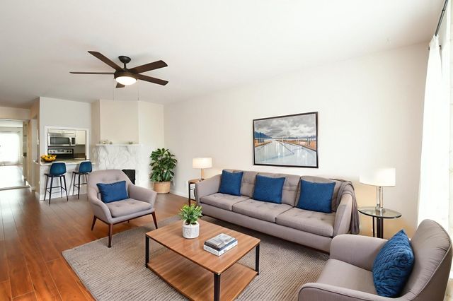 4641 Wild Indigo Street 450, Houston, TX 77027