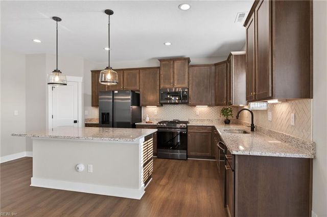 1013 Strawberry CT, Suffolk, VA 23435