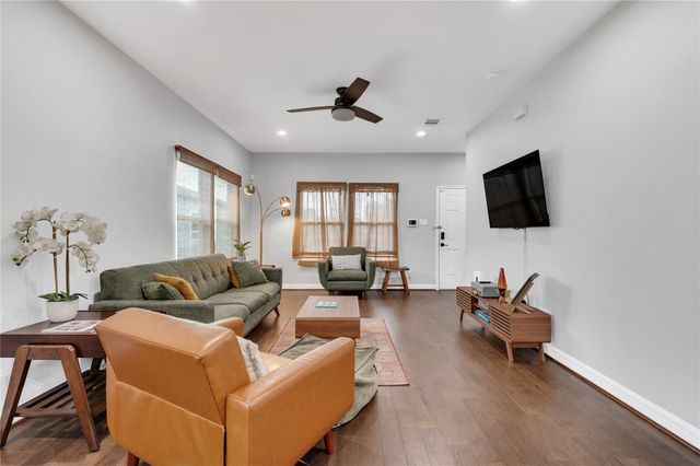 5618 Avenue M, Galveston, TX 77551