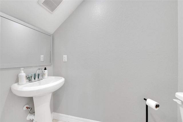 5618 Avenue M, Galveston, TX 77551