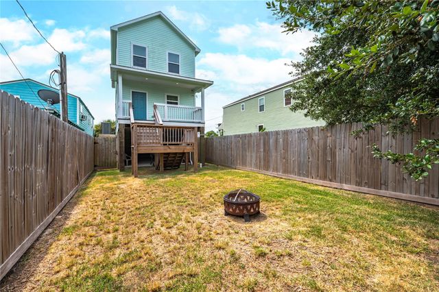 5618 Avenue M, Galveston, TX 77551