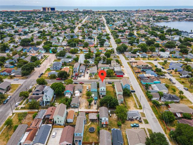 5618 Avenue M, Galveston, TX 77551