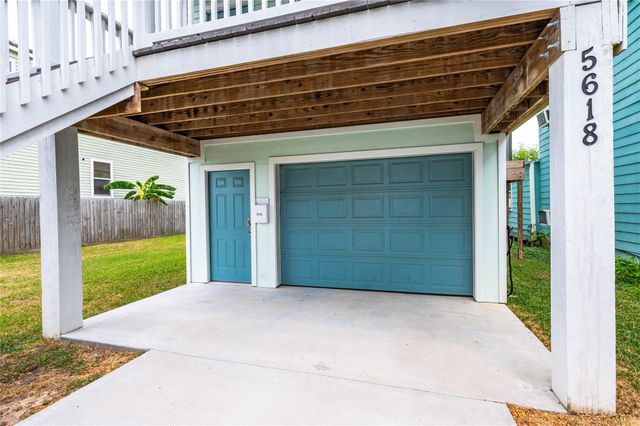 5618 Avenue M, Galveston, TX 77551