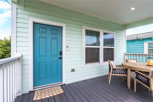 5618 Avenue M, Galveston, TX 77551