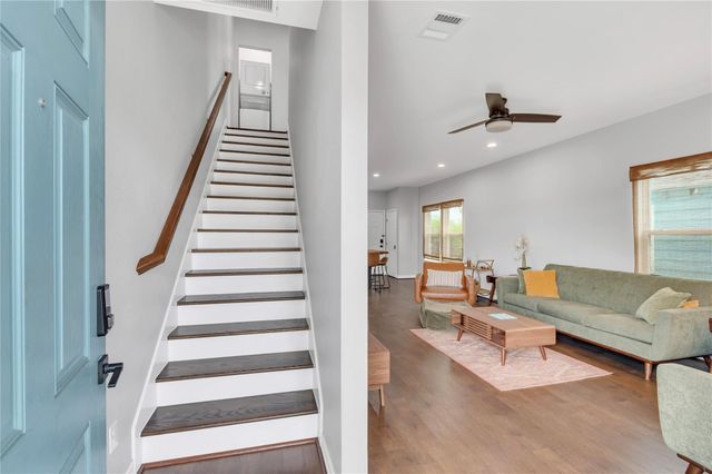 5618 Avenue M, Galveston, TX 77551