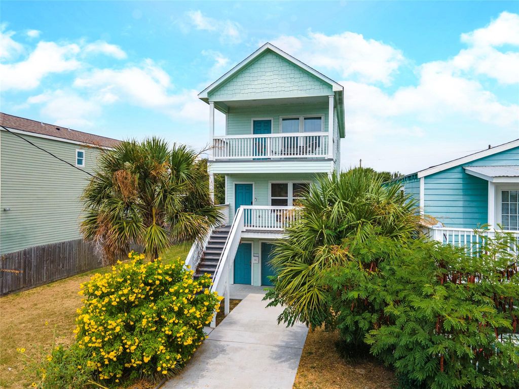 5618 Avenue M, Galveston, TX 77551