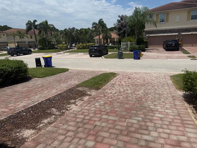 9519 SW Merlin Court, Stuart, FL 34997