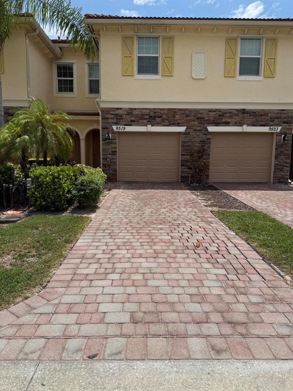 9519 SW Merlin Court, Stuart, FL 34997