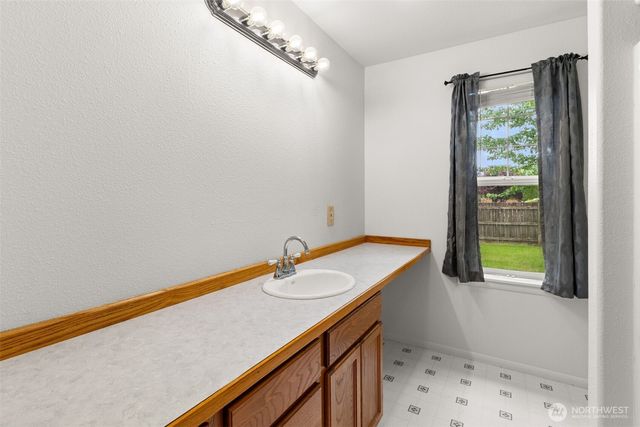 9519 185th Avenue SW, Rochester, WA 98579