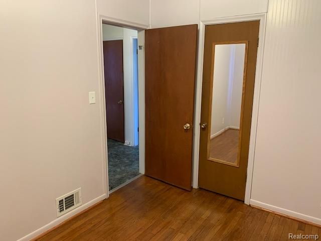 320 W McClellan Street, Flint, MI 48505