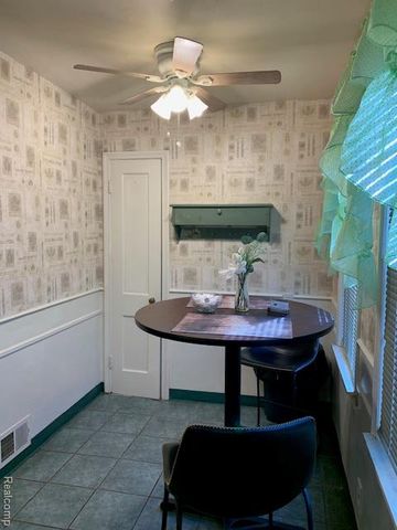 320 W McClellan Street, Flint, MI 48505