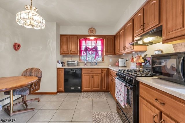 47 S Walnut Ave, Woodbridge Twp., NJ 08830