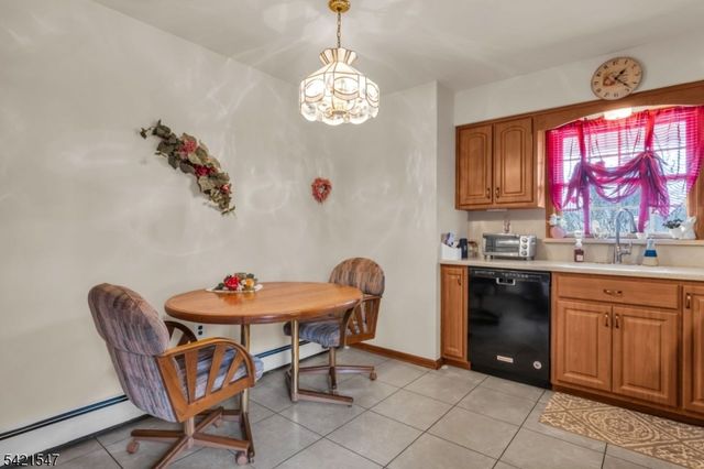 47 S Walnut Ave, Woodbridge Twp., NJ 08830