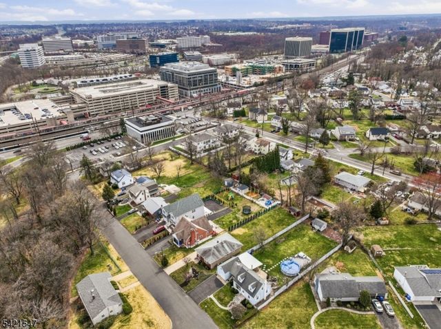 47 S Walnut Ave, Woodbridge Twp., NJ 08830