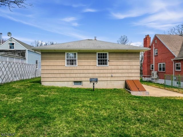 47 S Walnut Ave, Woodbridge Twp., NJ 08830