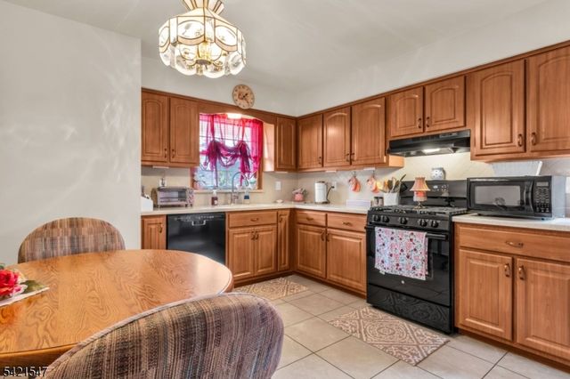 47 S Walnut Ave, Woodbridge Twp., NJ 08830