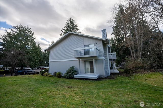 34005 1 St Cir Circle S, Federal Way, WA 98003
