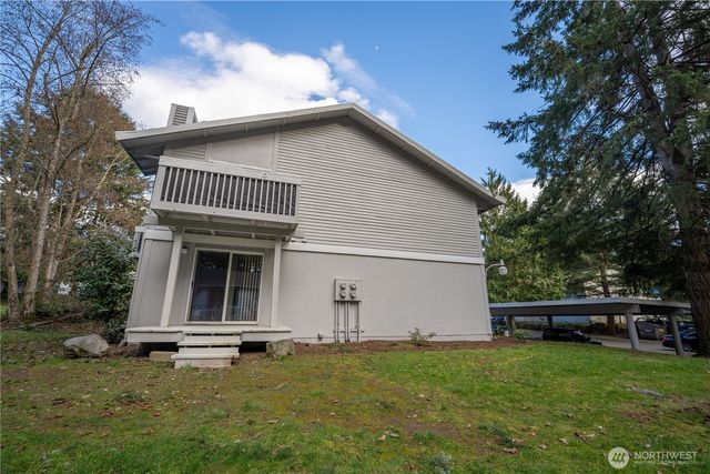 34005 1 St Cir Circle S, Federal Way, WA 98003