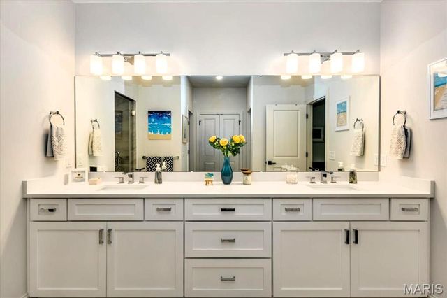 688 Bluffs View Court, Eureka, MO 63025