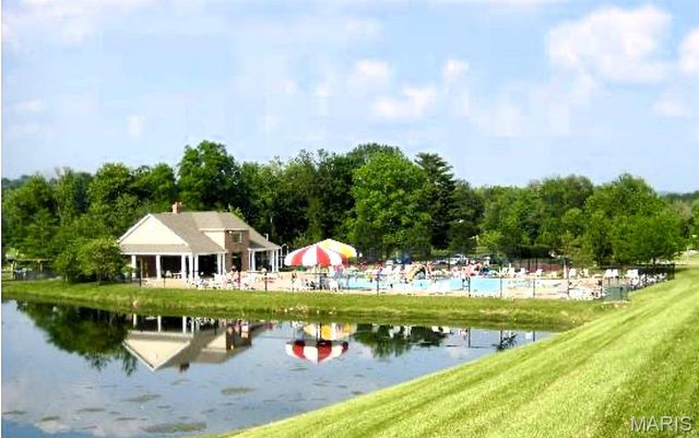 688 Bluffs View Court, Eureka, MO 63025