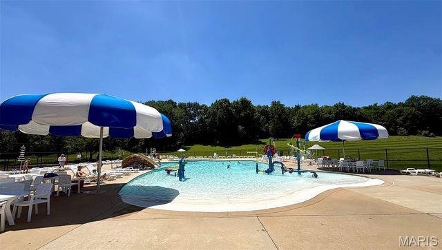 688 Bluffs View Court, Eureka, MO 63025