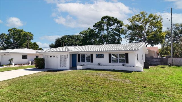8977 140TH WAY, Seminole, FL 33776