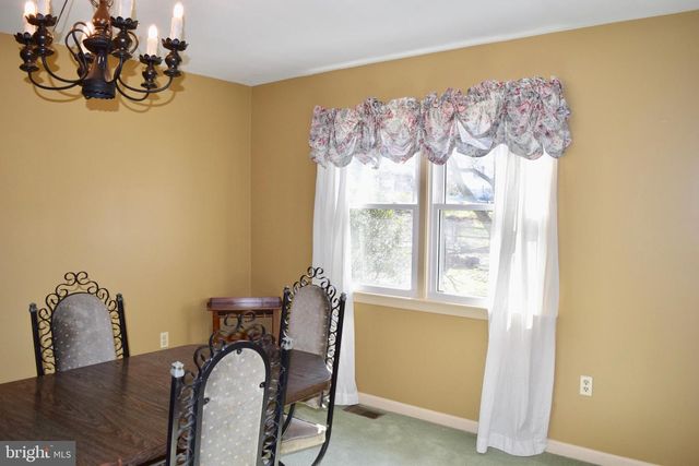 393 CLOVER CT, West Grove, PA 19390